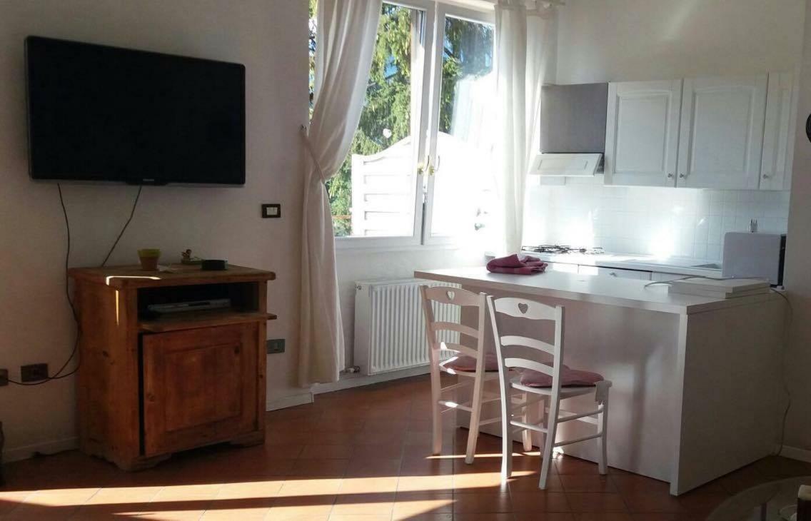 Appartamento Ellen Torbole Sul Garda Bagian luar foto