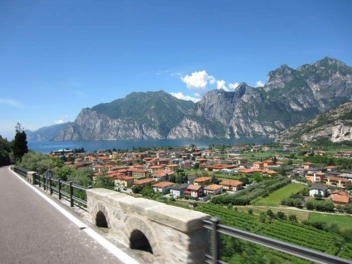 Appartamento Ellen Torbole Sul Garda Bagian luar foto